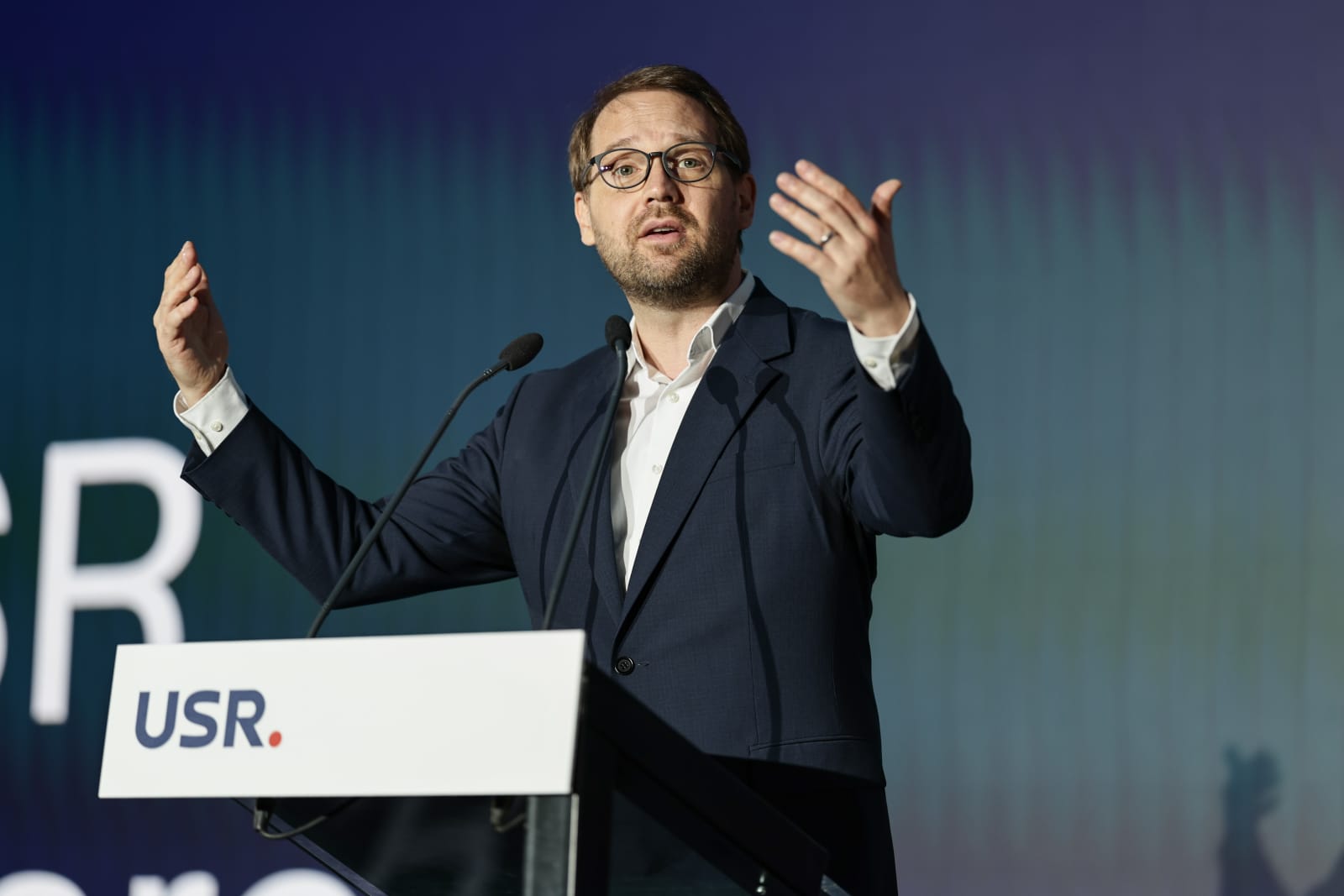Dominic Fritz, atac dur la adresa partidului AUR: „Vrea o Românie condusă de hoţi cu tricolorul în mână”