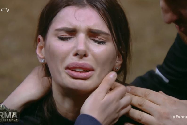 Duel intens între fete. Ioana Filimon a părăsit Ferma cu ochii în lacrimi | FOTO
