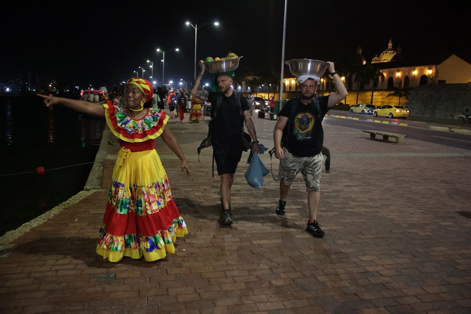 O echipă de la America Express va fi eliminată în acestă seară, chiar înainte de marea finală