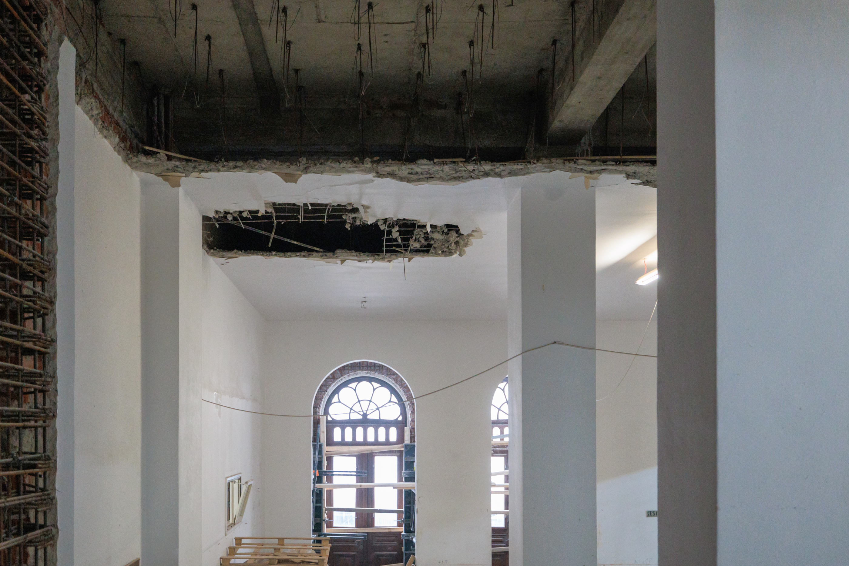 REPORTAJ. Libertatea a intrat pe șantierul Palatului Universității din București. „În curtea interioară s-au făcut descoperiri arheologice”. Cât timp vor dura lucrările de restaurare 