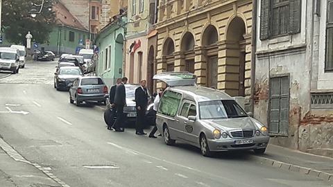 Soacra lui Klaus Iohannis a murit. Președintele a ajuns la priveghi / FOTO