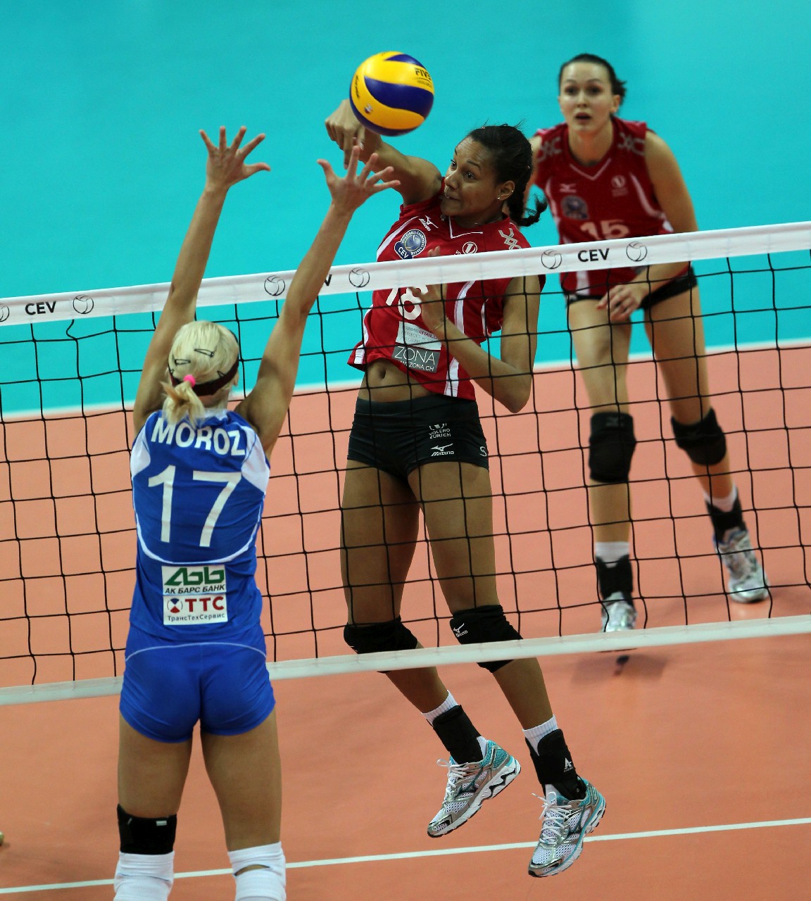 Recordul Stelei, în pericol: o echipă de volei feminin - 100 de victorii la rând!