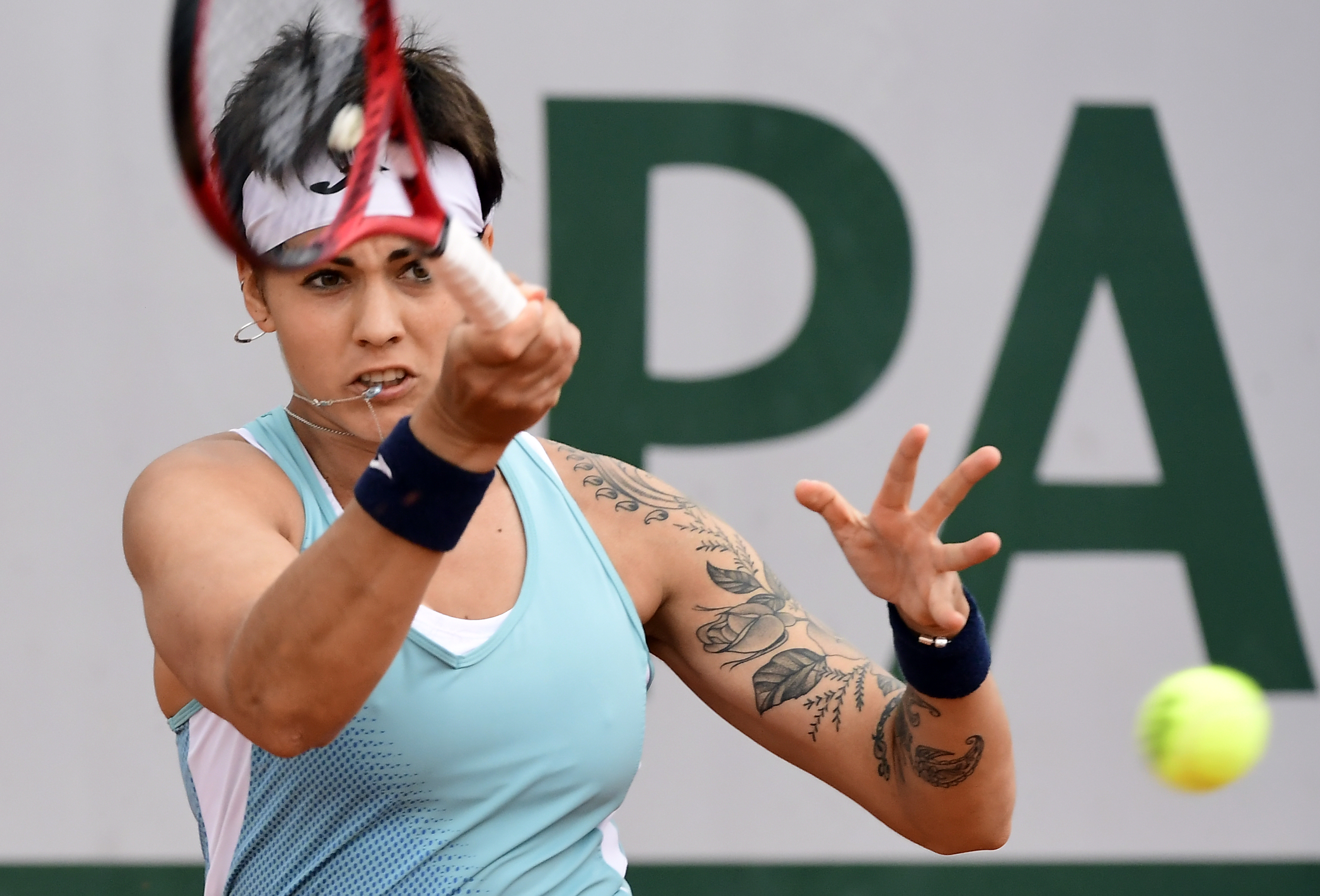 Ea a eliminat-o pe Sorana Cîrstea în turul 2 la Roland Garros. Aliona Bolșova Zadoinov este spaniolă de origine moldoveană | GALERIE FOTO