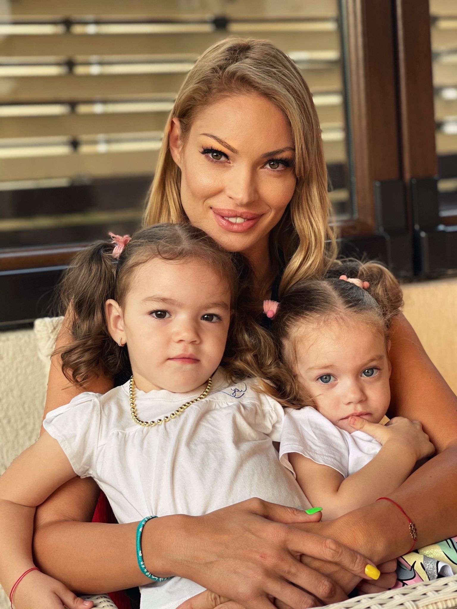 Valentina Pelinel, vacanță în Miami cu copiii. Motivul pentru care Cristi Borcea nu a mers cu ei
