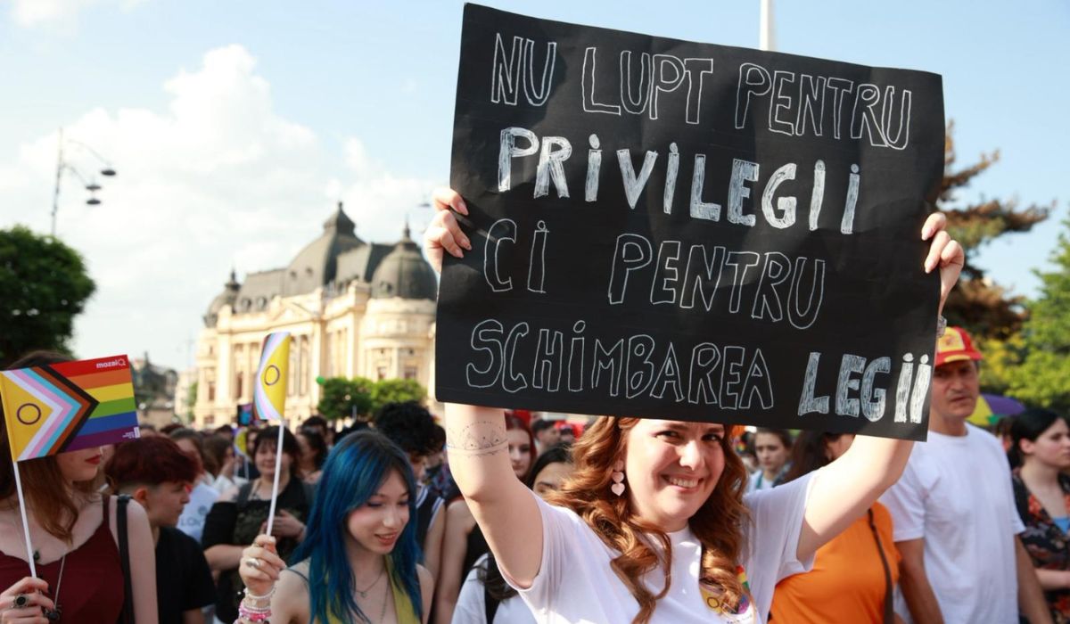 Bucharest Pride 2025. Număr record de participanți la ediția care marchează 20 de ani de la primul marș LGBTQIA+ din România