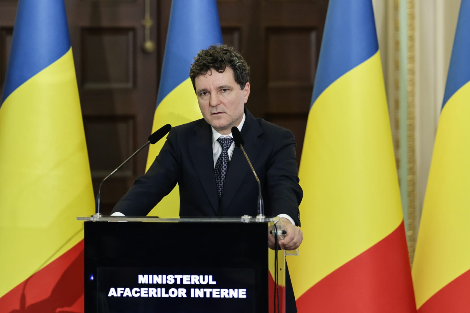 Mesajul transmis de Nicuşor Dan la aniversarea MAI despre violenţa la adresa femeilor și despre consumul de droguri