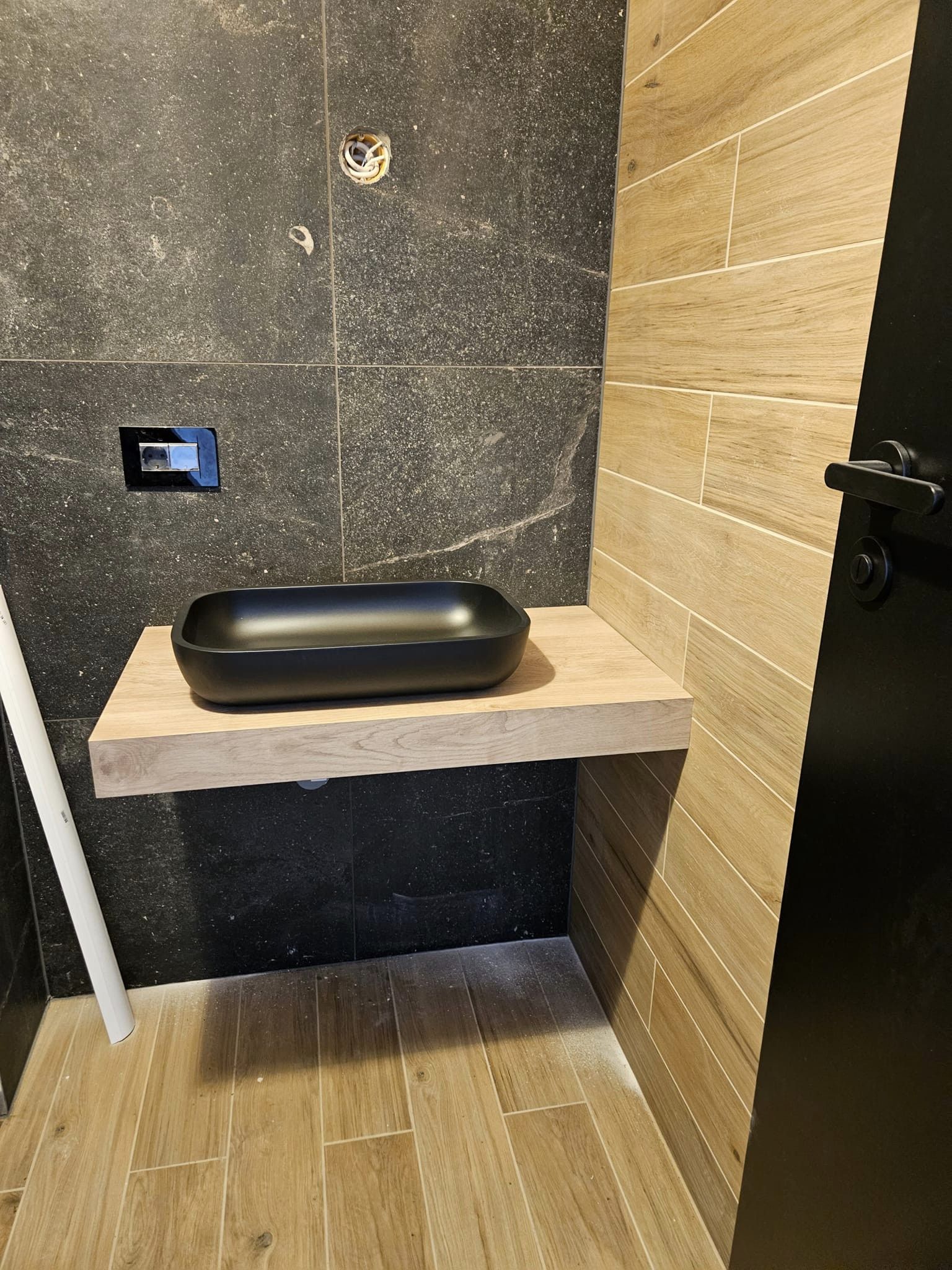 Imagini cu casa construită de Mihai Neșu pentru copiii cu nevoi speciale. „Nu e ușor să fii mereu pe șantier”