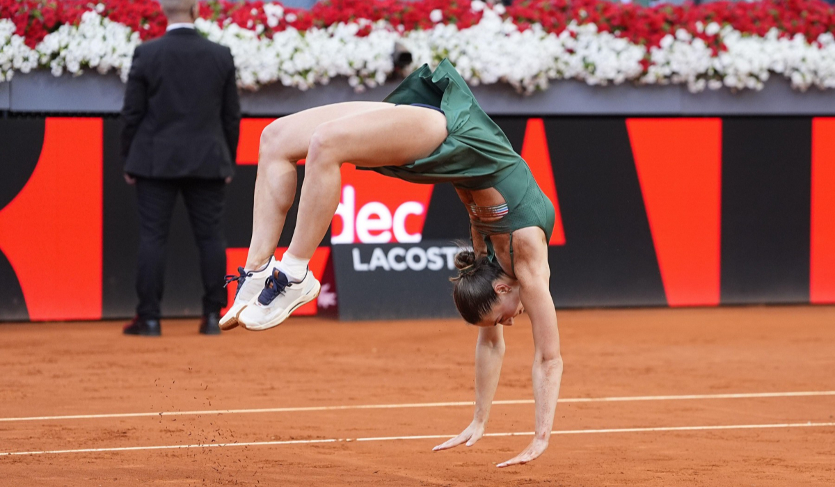 Ucraineanca Marta Kostiuk a făcut tumbe pe teren după ce a învins-o pe rusoaica Mira Andreeva în finala de la Madrid Open: nu a dat mâna cu adversara, care a plâns încontinuu