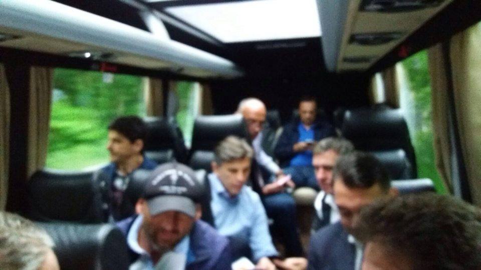 Generația de Aur, întâlnire senzațională la Cardiff. Răducioiu s-a fotografiat cu tatăl lui David Beckham! GALERIE FOTO
