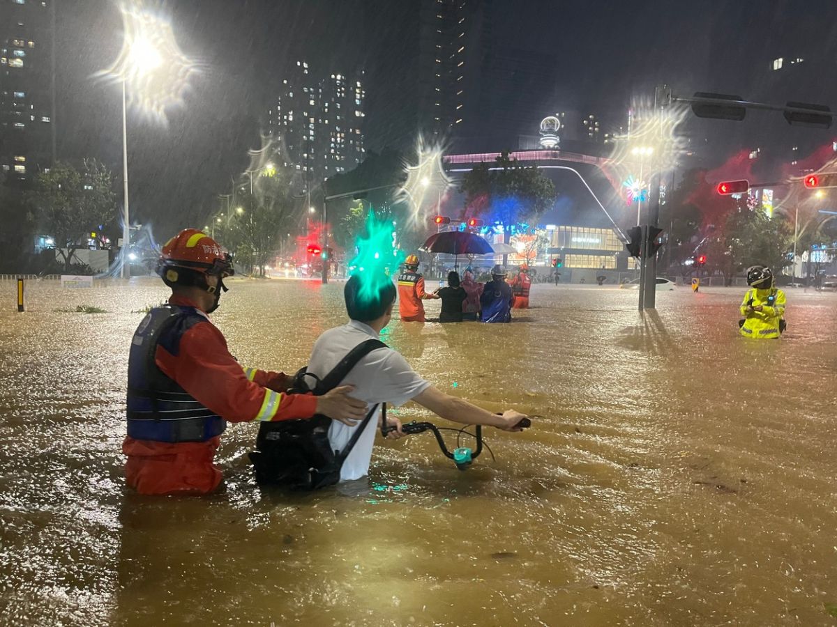 Inundații în Hong Kong, după cea mai puternică ploaie din ultimii 139 de ani