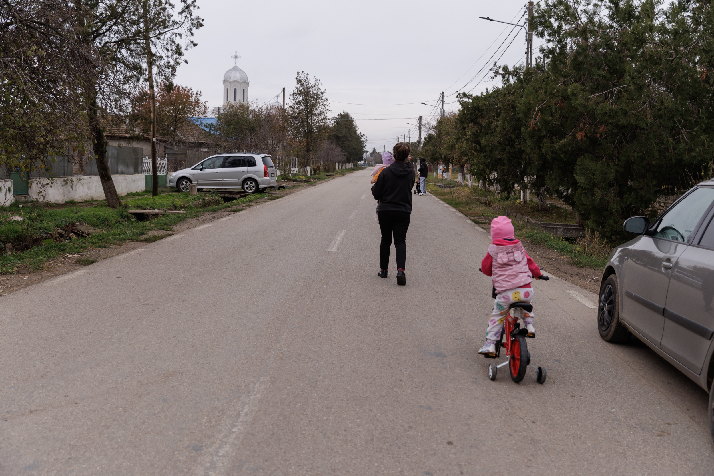 Mic sondaj la marginea țării. De la „frumosul Ciolacu” și „inteligentul Geoană” la „Băsescu cel hazliu”, ce cred oamenii care trăiesc în colțul de jos al hărții, în Dobrogea, despre prezidențiale