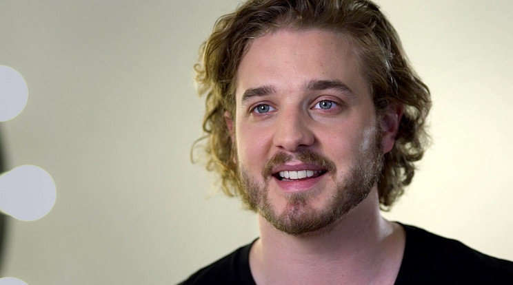 Vecsei H. Miklós így reagált arra, hogy Csikos Sándor lett a Nemzet Színésze: "Biztosan nem lennék most a helyemen, ha Ők nem lettek volna"