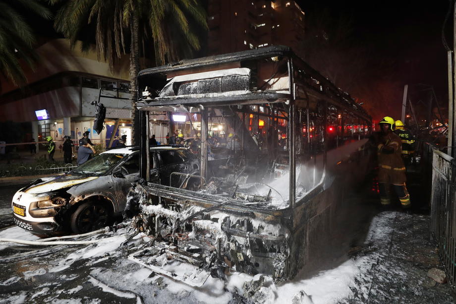 Hamas a lansat o ”ploaie de rachete” peste Tel Aviv, după ce un bloc din Fâșia Gaza a fost distrus de forțele israeliene