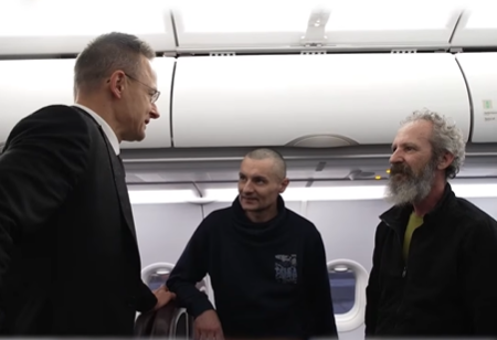 Ők azok a hadifoglyok, akiket Szijjártó Péter hazahoz Moszkvából – videó