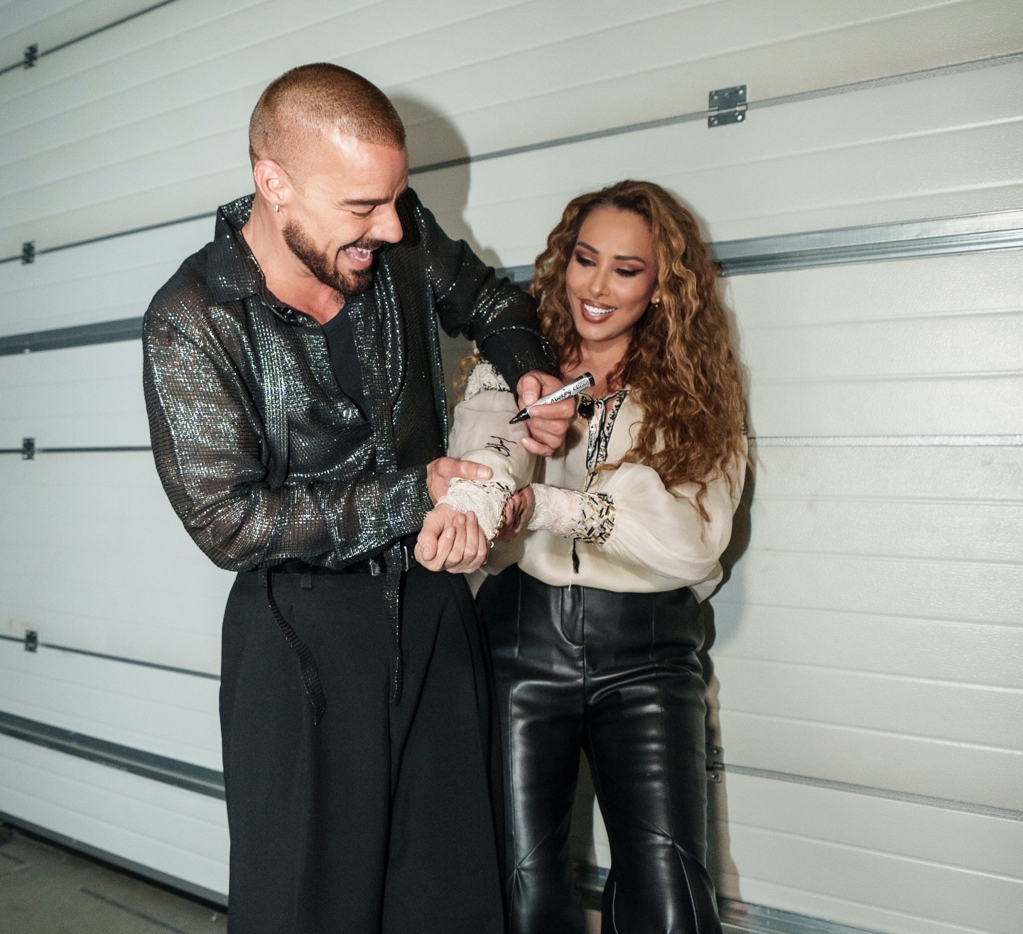 Imagini inedite cu Iulia Vântur și Ricky Martin. Cum au fost surprinși cei doi după concertul artistului din București