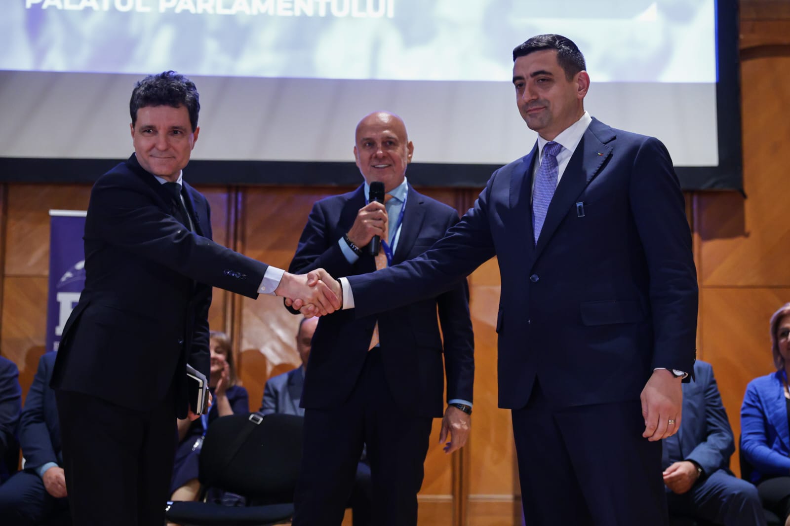 Nicușor Dan vs George Simion. Ce au spus la prima confruntare înaintea turului 2 al alegerilor prezidențiale, la Congresul BNS