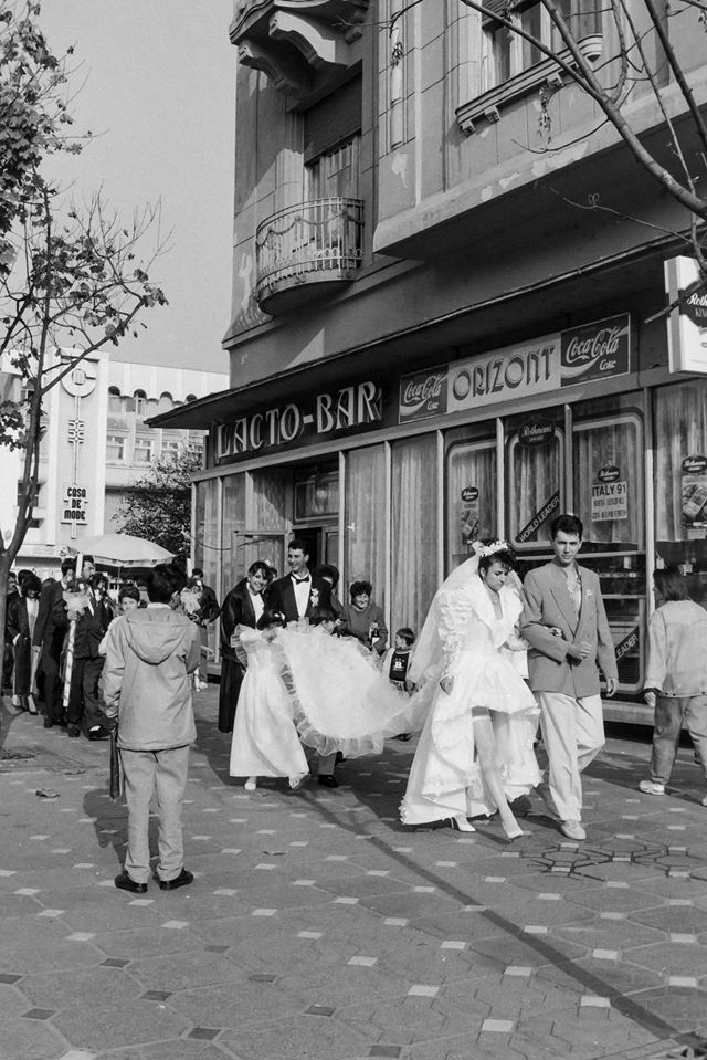 Bucureștiul liber de acum 30 de ani, fotografiat de un japonez aventurier: “Am văzut mulți oameni frumoși și liberi în acele zile”