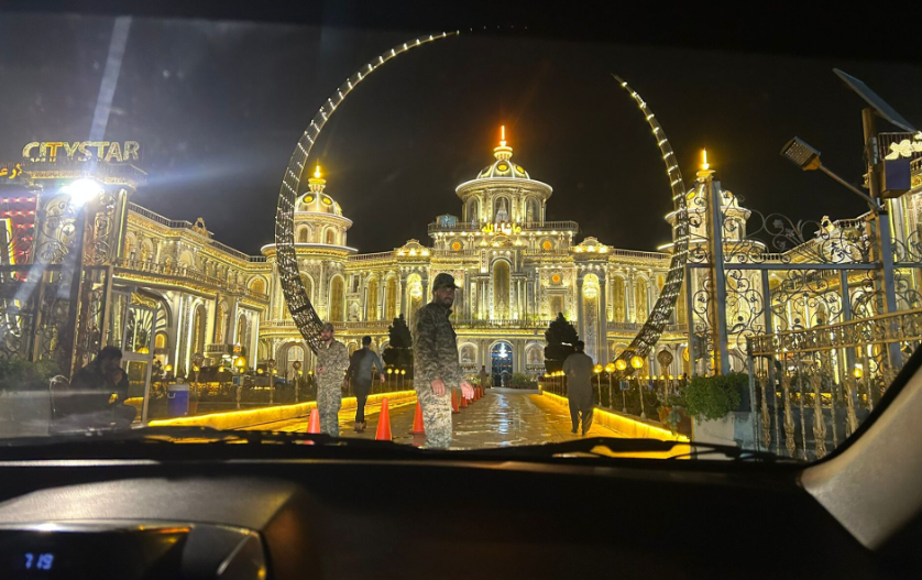 Tânărul ploieștean care a fost două săptămâni în Afganistan pentru a documenta viața sub talibani: „Am stat la grătar cu soldații”
