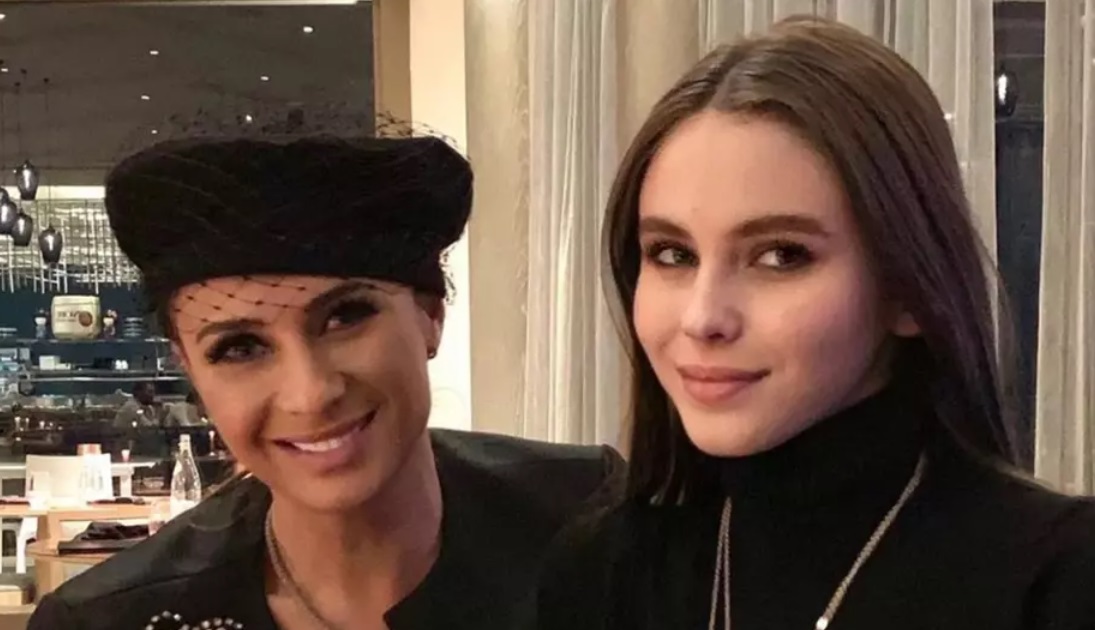 Rebecca Dumitrescu, fata Anamariei Prodan, declarații în lacrimi din cauza divorțului mamei sale de Laurențiu Reghecampf: „Nu era totul perfect”