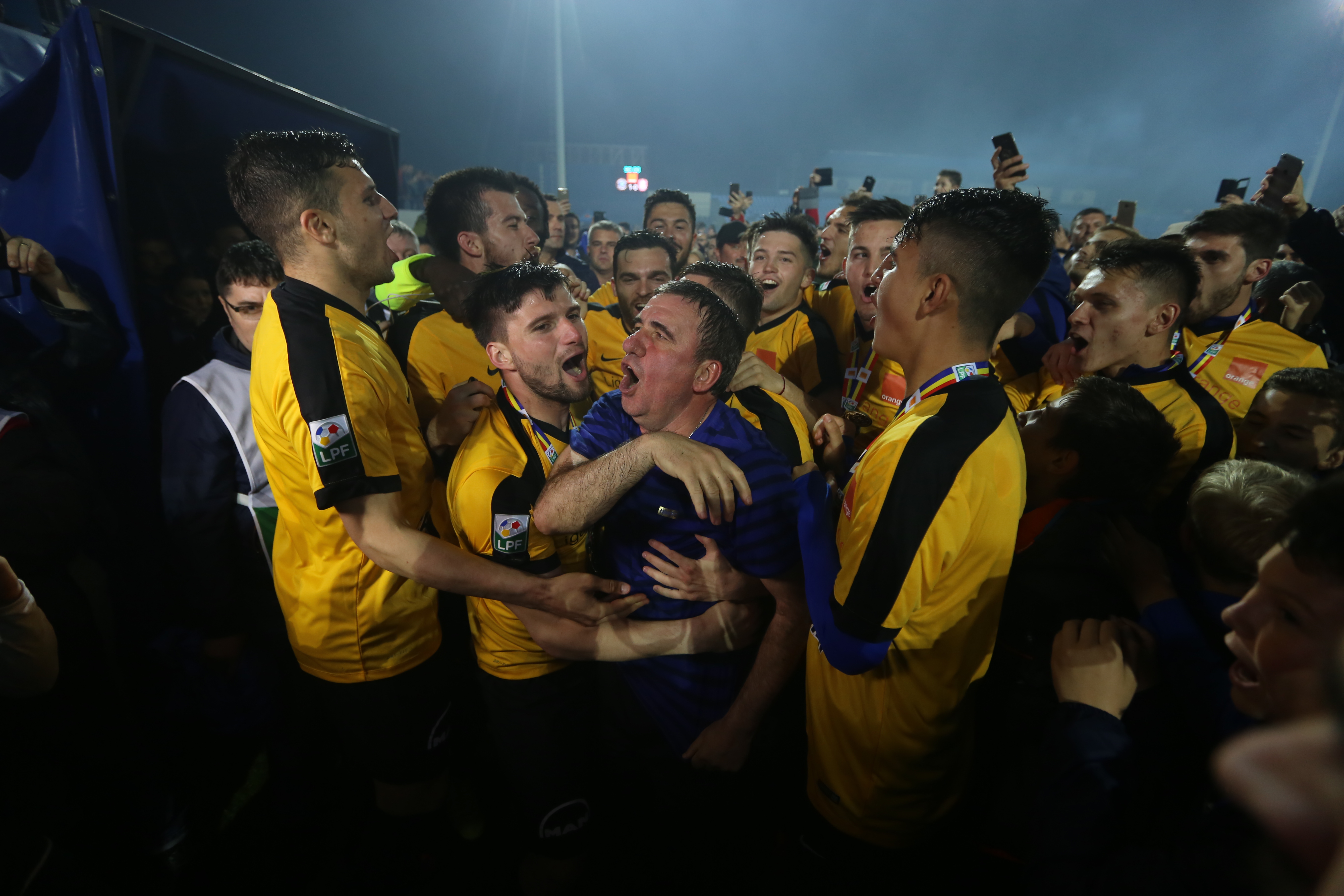 Liga 1, play-off, ultima etapă: Viitorul - CFR Cluj 1-0. Hagi va primi lovitura decisivă de la finul Becali: ”În 35 de zile, titlul va fi al nostru”! LIVE BLOG & GALERIE FOTO