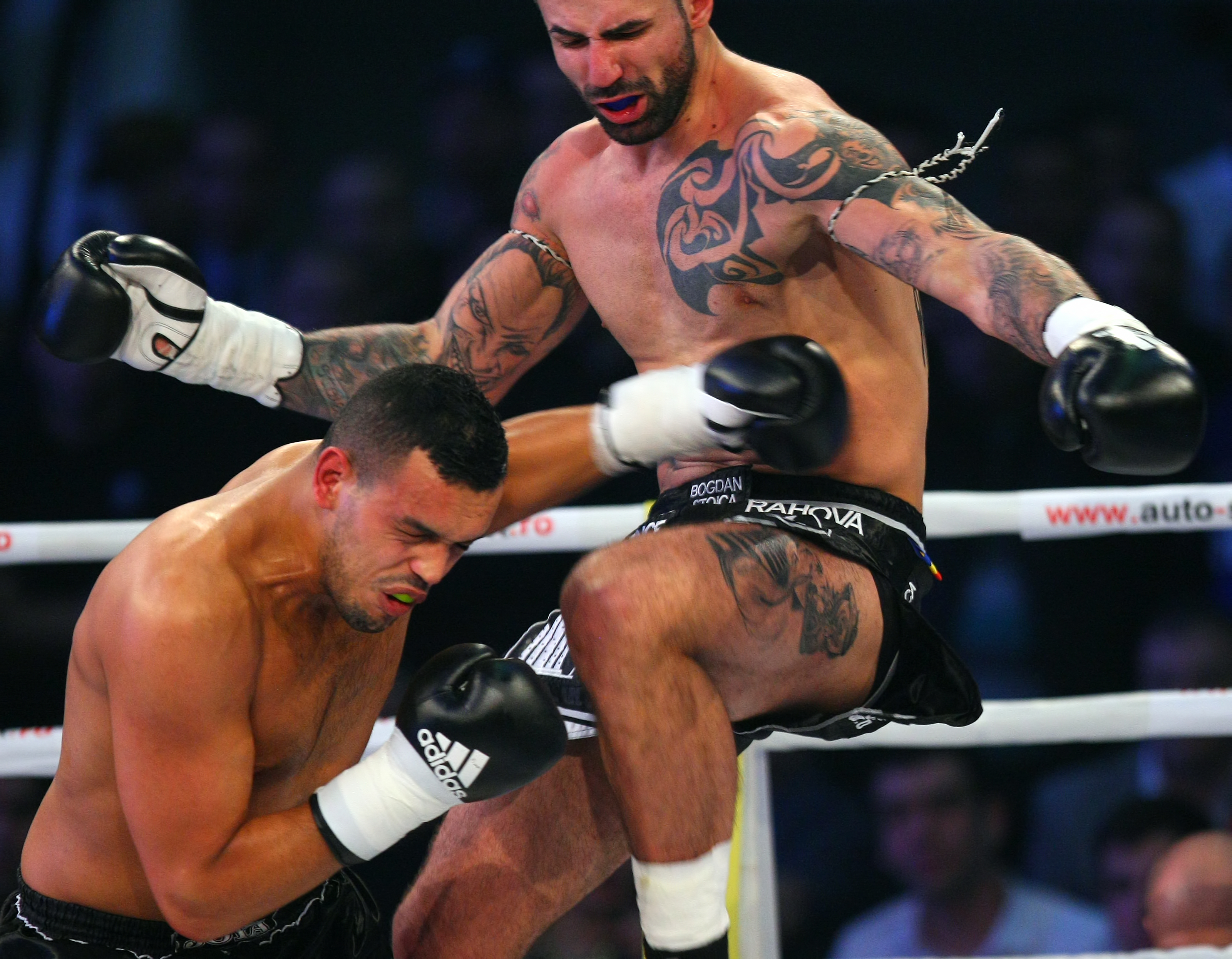 Meciul în urma căruia Amansio Paraschiv a devenit campion mondial Superkombat New Heroes! VIDEO& FOTO