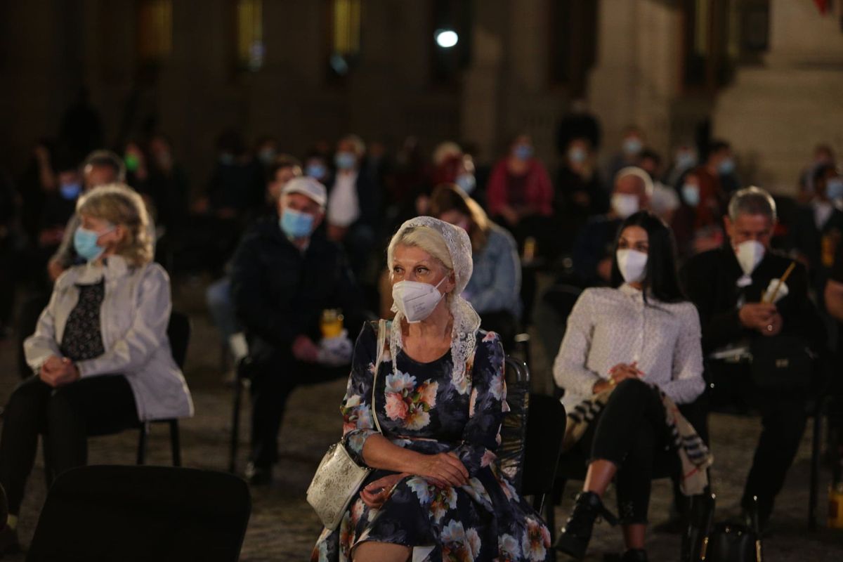Cum a arătat Patriarhia în noaptea Învierii. 500 de oameni au asistat la slujbă din curte