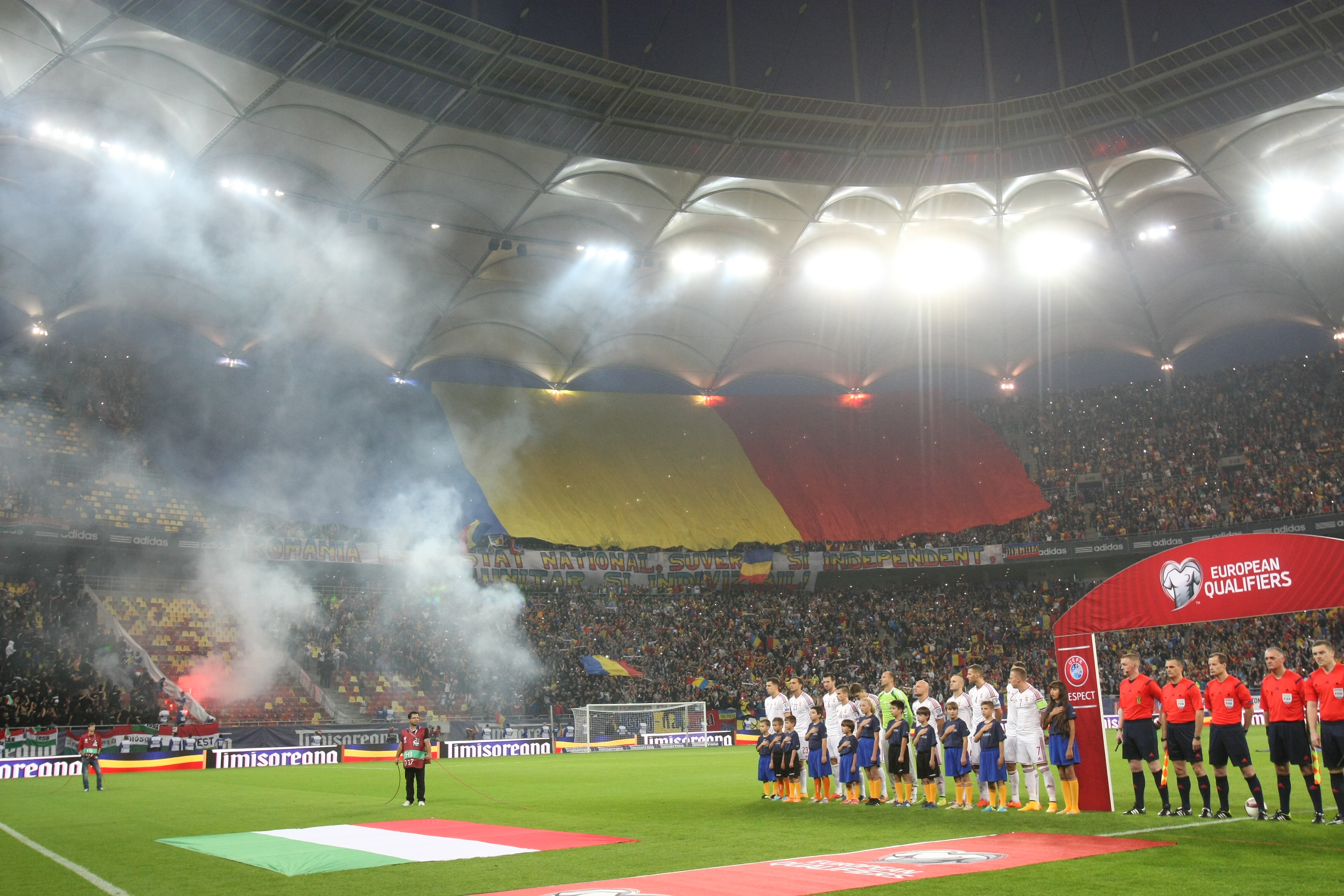 LIVE BLOG / FOTO&VIDEO. MECIUL ANULUI, ROMÂNIA - UNGARIA 1-1