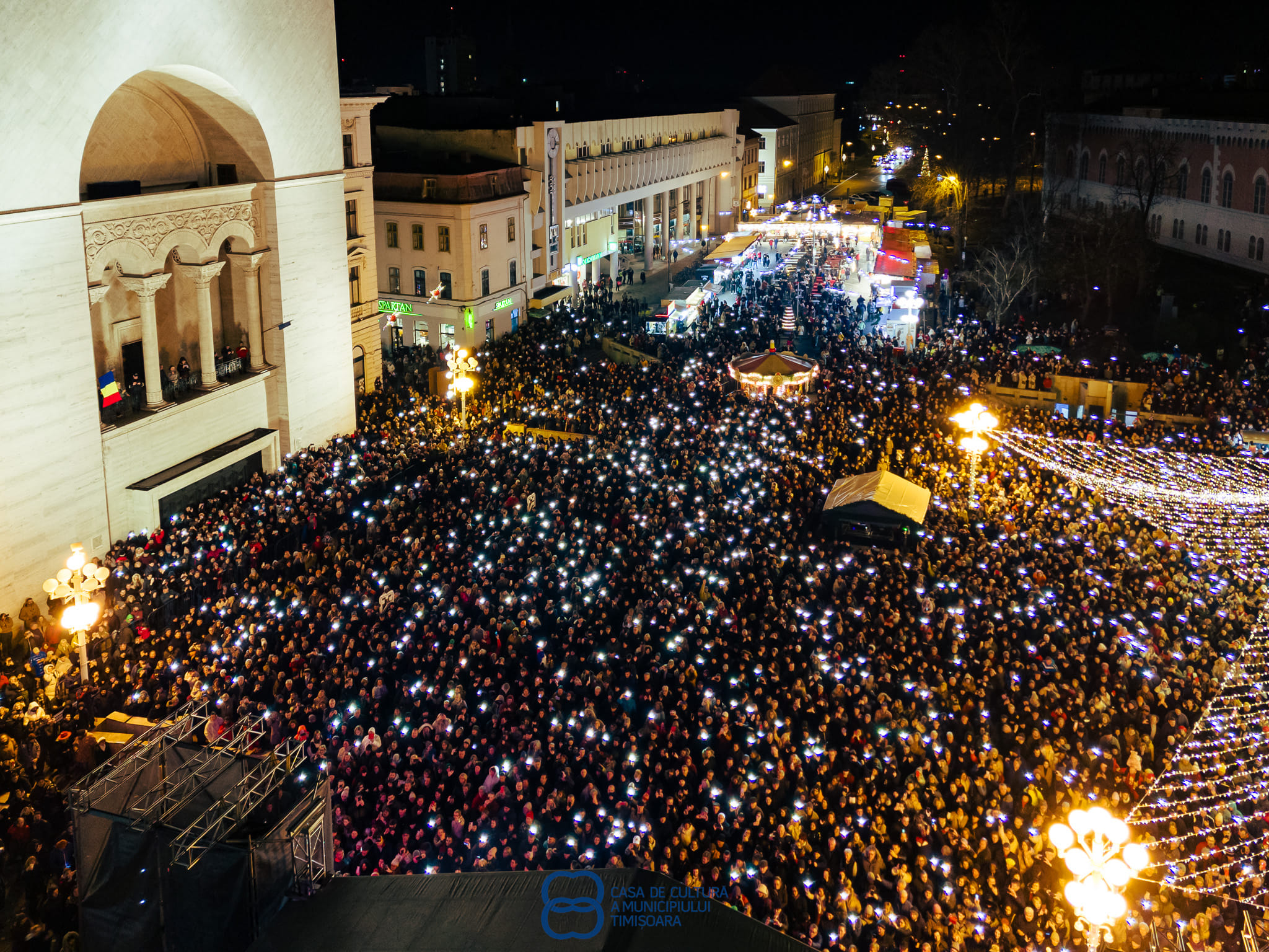 Târgul de Crăciun Timișoara 2024. Aproape o sută de căsuțe, zonă de gastronomie, carusel și o roată panoramică