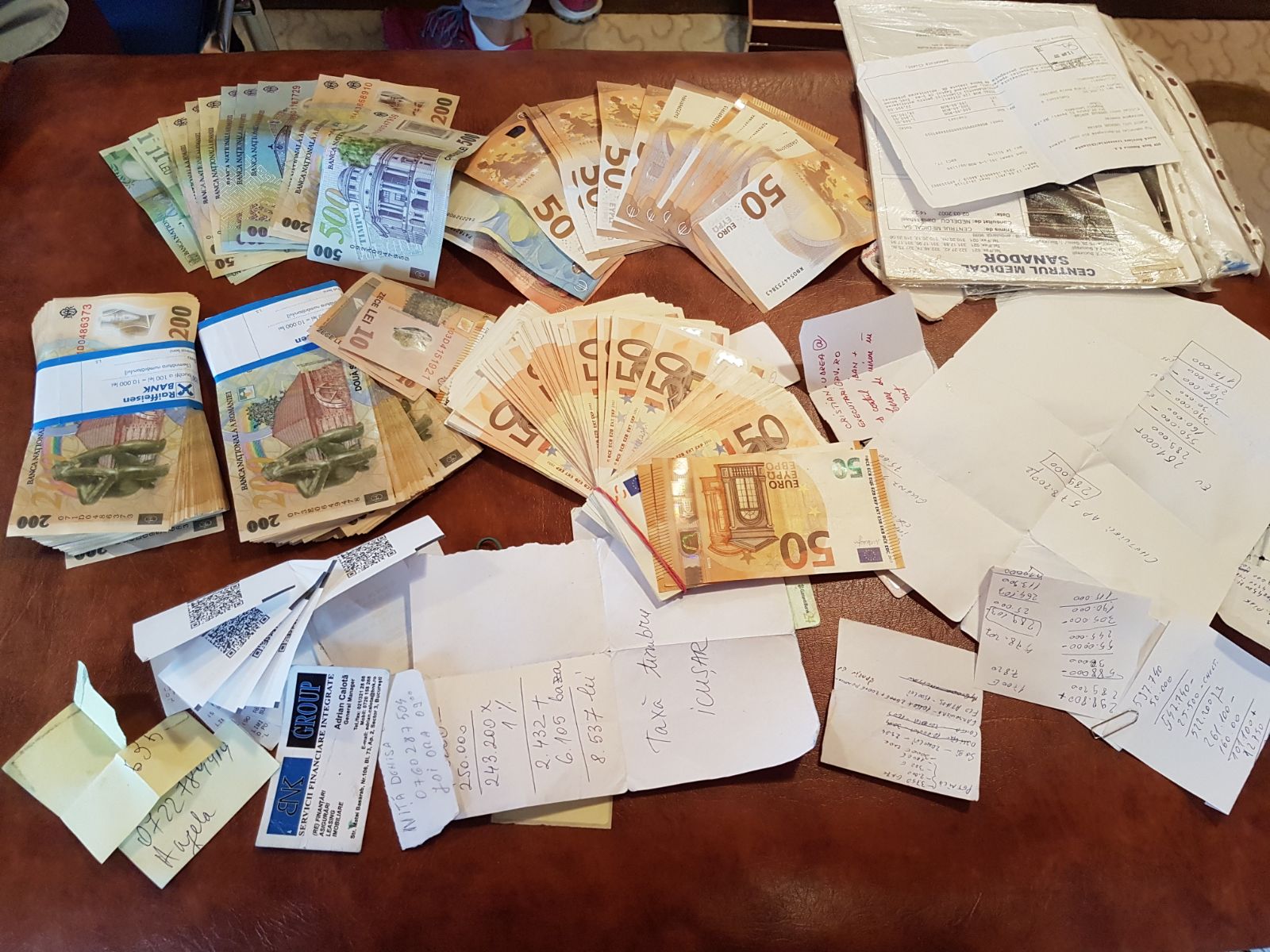 DIICOT face 29 de percheziții la o grupare specializată în camătă și șantaj; Un avocat și doi executori judecătorești au ajutat gruparea | FOTO