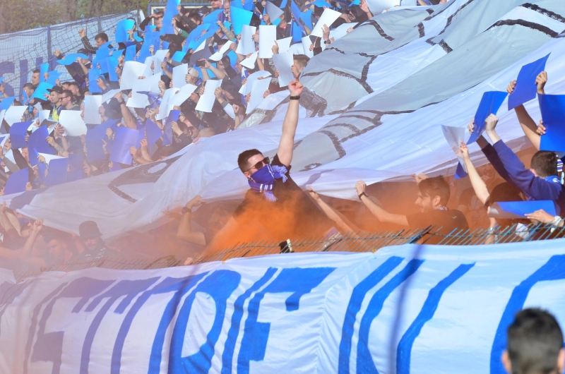 CSU Craiova - Dinamo 0-0. Portarul oaspeților, lovit de un obiect!