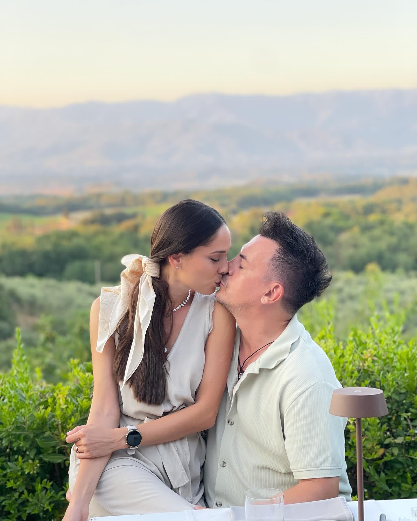 Imagini din vacanța Irinei Fodor cu soțul Răzvan în Toscana. Fanii le-au atras atenția: „Înțeleg farmecul, dar avem locuri mai frumoase în România”