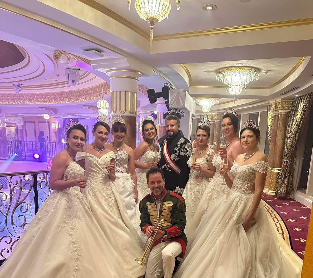 Orchestra Filarmonicii „George Enescu” Botoșani, spectacol memorabil în Dubai. Cătălin Botezatu a fost prezent la eveniment