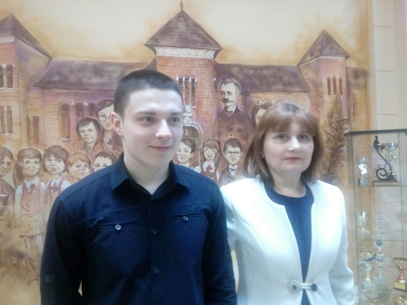 REPORTAJ/Pasiunea pentru limbile străine, un mod de viață. Un elev gălățean va fi premiat la Bruxelles pentru concursul "Tineri translatori"