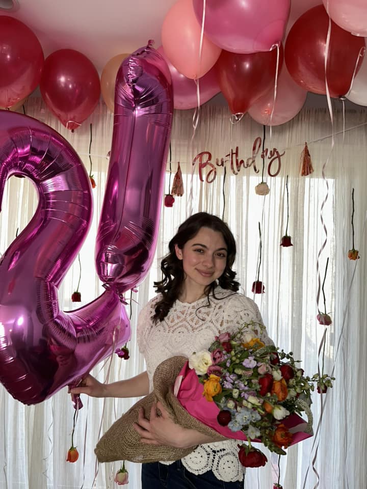 Laura Bretan, câștigătoarea „Românii au talent 2016”, a împlinit 21 de ani. Cum arată acum și ce surpriză le-a făcut fanilor