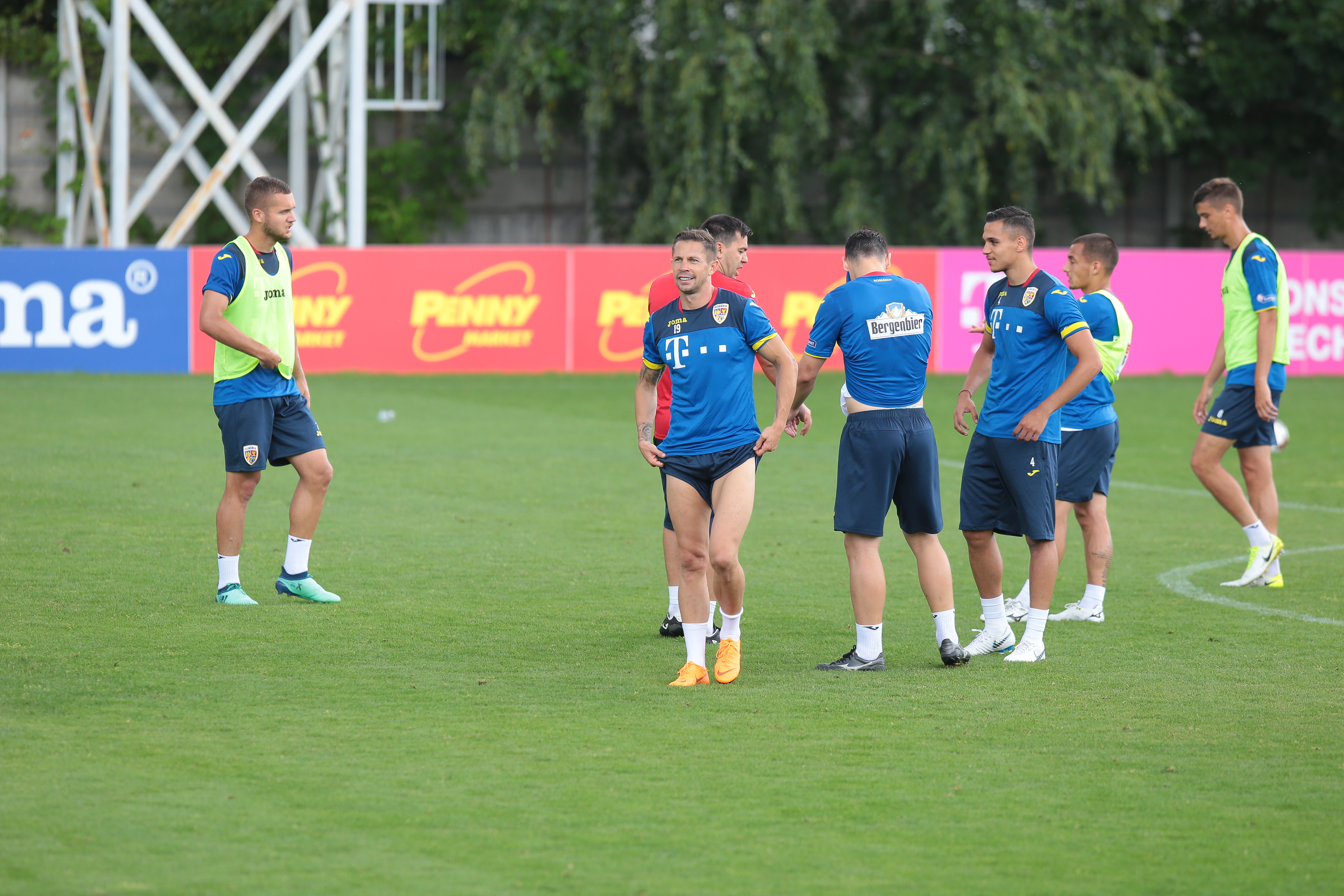 Amical România - Finlanda 2-0. Lobonț a intrat în minutul 87. ”Pisica” s-a retras victorioasă | FOTO & VIDEO