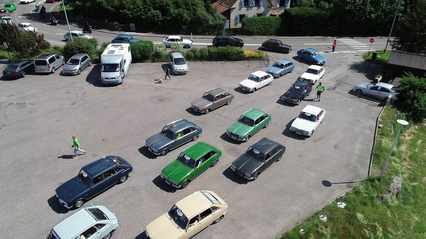 Am parcurs 4.000 km prin Europa cu o mașină veche de 52 de ani | GALERIE FOTO