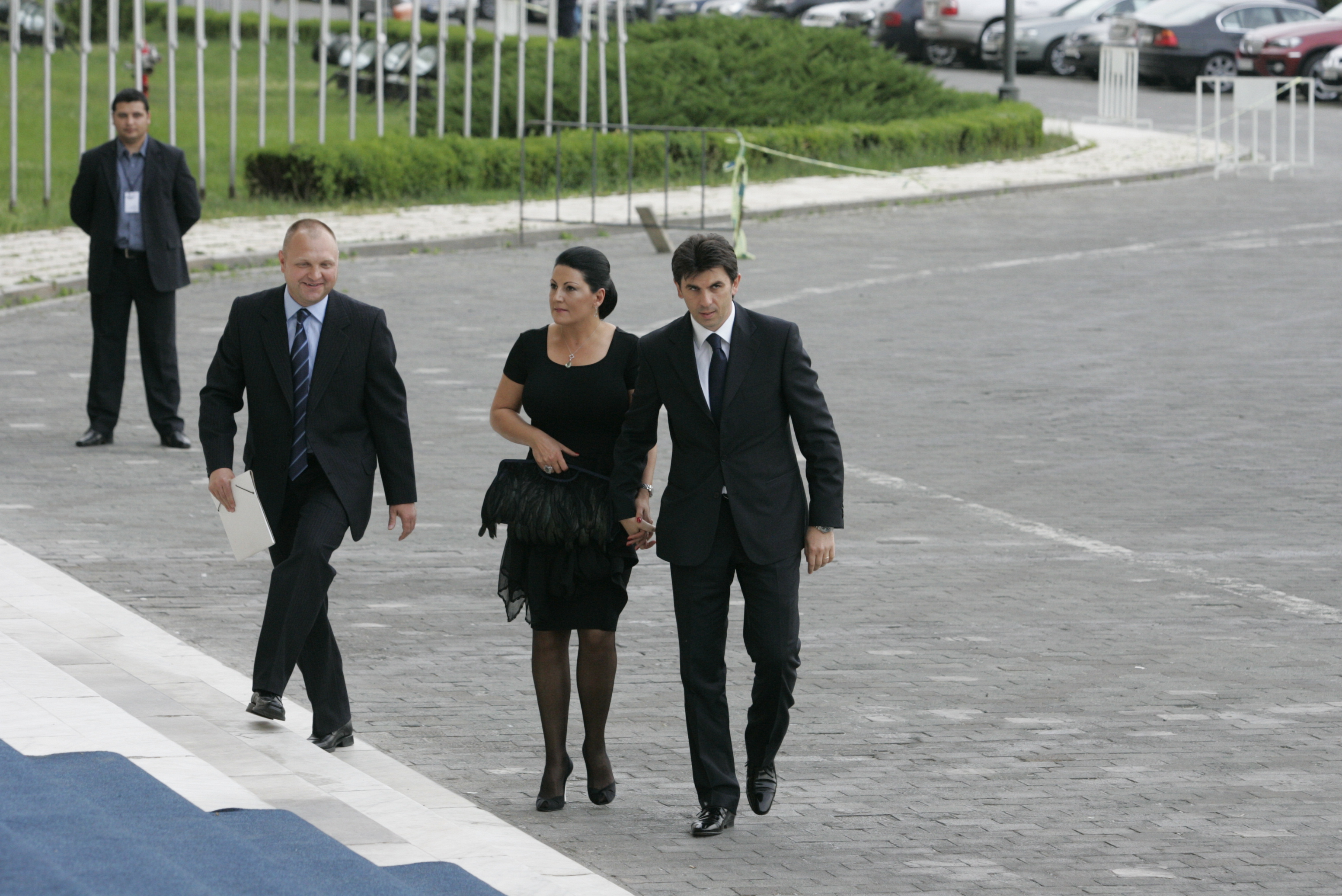 Federația cu două moașe! FRF anunță că împlinește, azi, 86 de ani, după ce forul fotbalistic românesc a sărbătorit Centenarul în 2009, sub conducerea lui Mircea Sandu