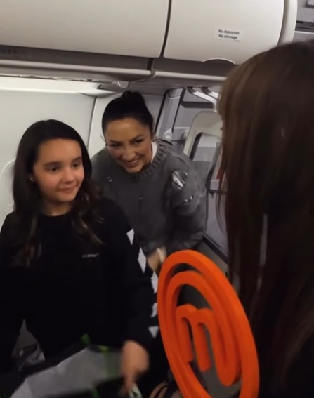 Ce a făcut Andra în avion la 10.000 de metri înălțime: „Gălăgie”! Reacțiile fanilor: „Plângere la compania aeriană”