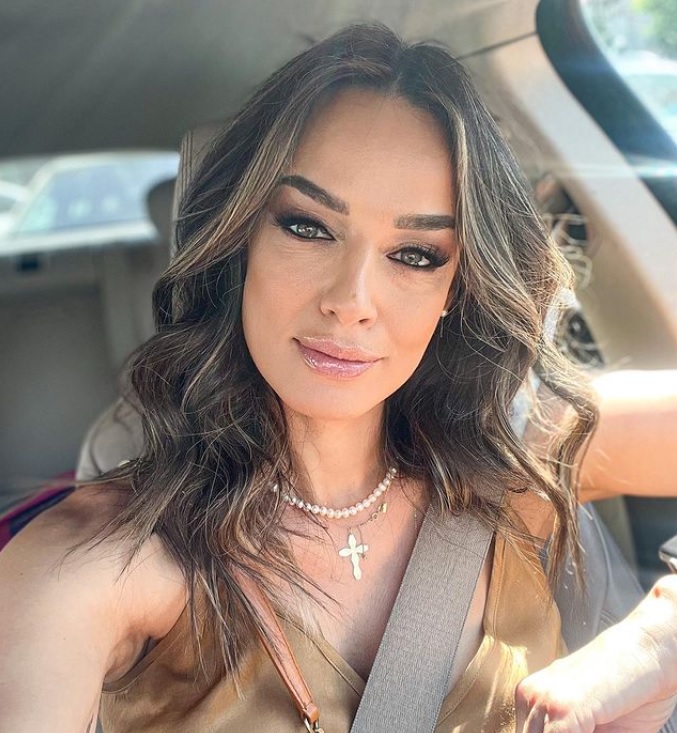 Andreea Raicu, victima campaniei de pe TikTok a lui Călin Georgescu. Vedeta a reacționat dur: „Nu voi susține acest candidat”