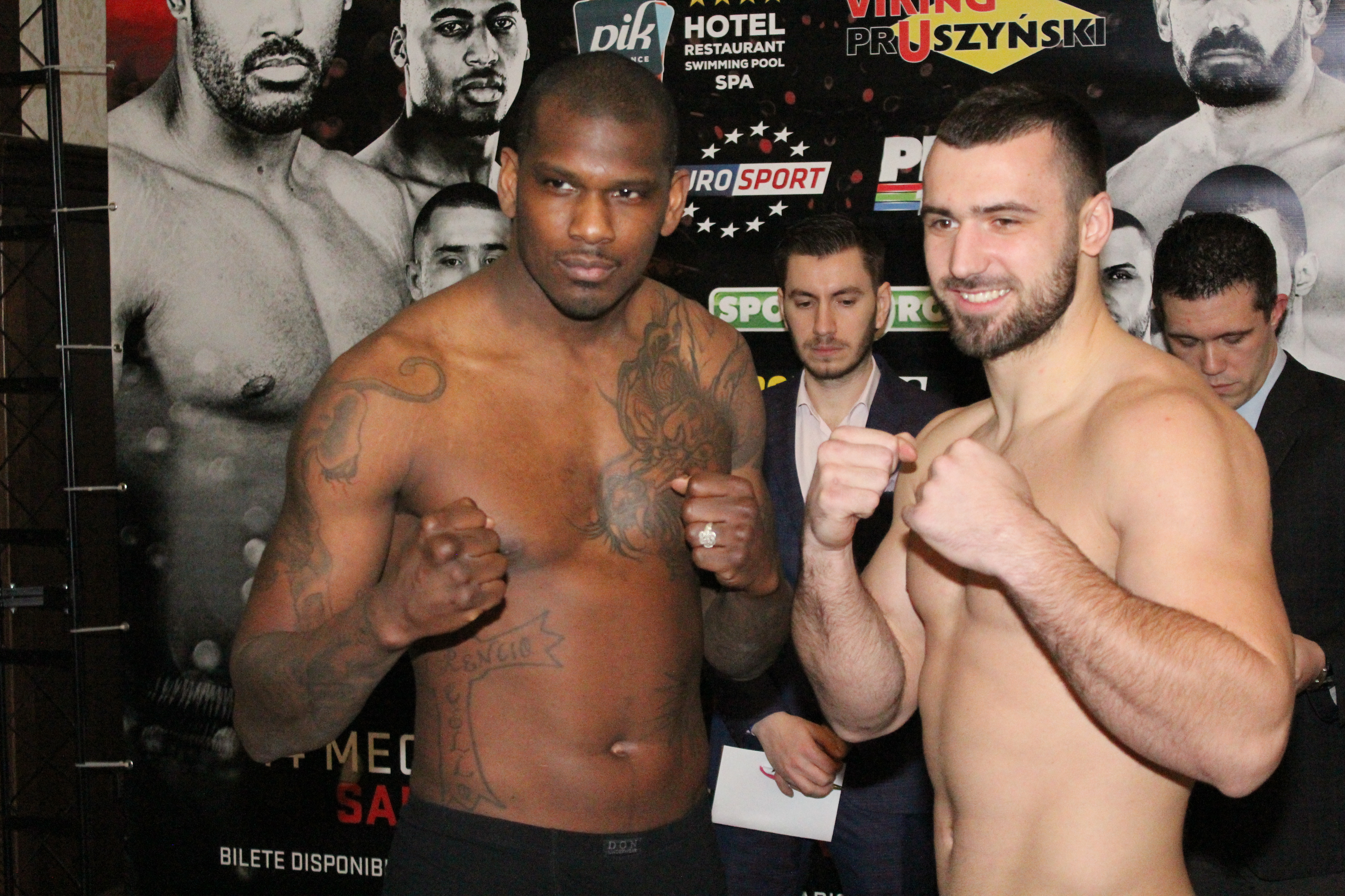 Luptătorii de la Superkombat Ploiești s-au confruntat pentru prima dată la cântarul oficial / GALERIE FOTO