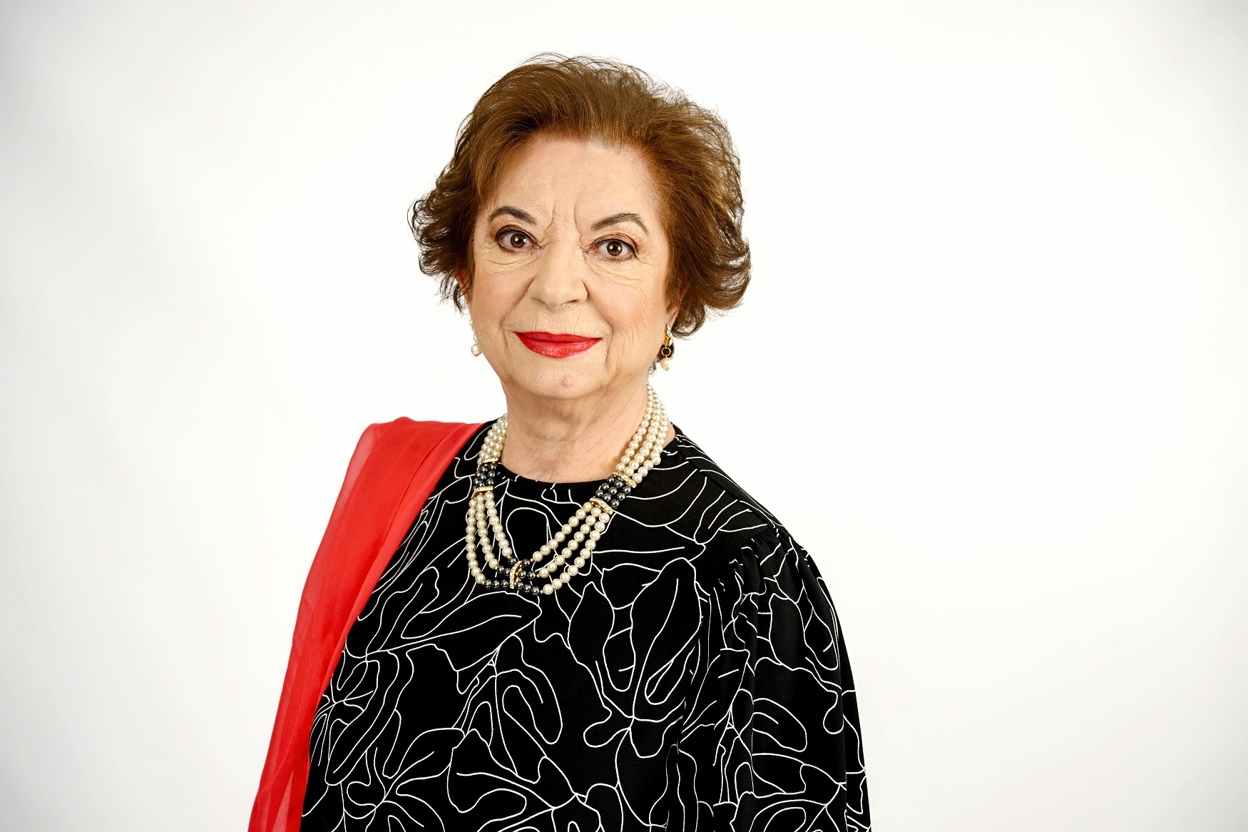 Virginia Rogin revine pe micile ecrane și se alătură distribuţiei serialului „Lasă-mă, îmi place! Camera 609”, de la Antena 1