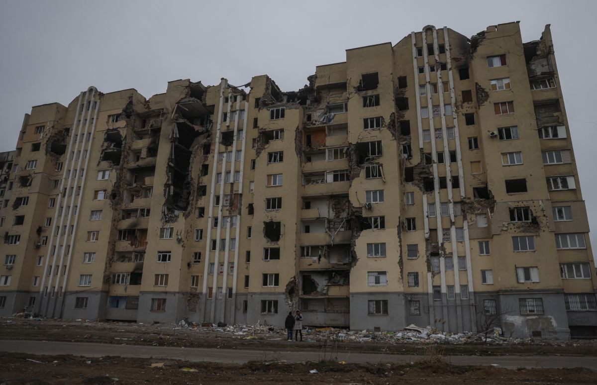 Vladimir Putin, vizită în orașul ocupat Mariupol, distrus de bombele sale. „Președintele rus a analizat lucrările de restaurare”
