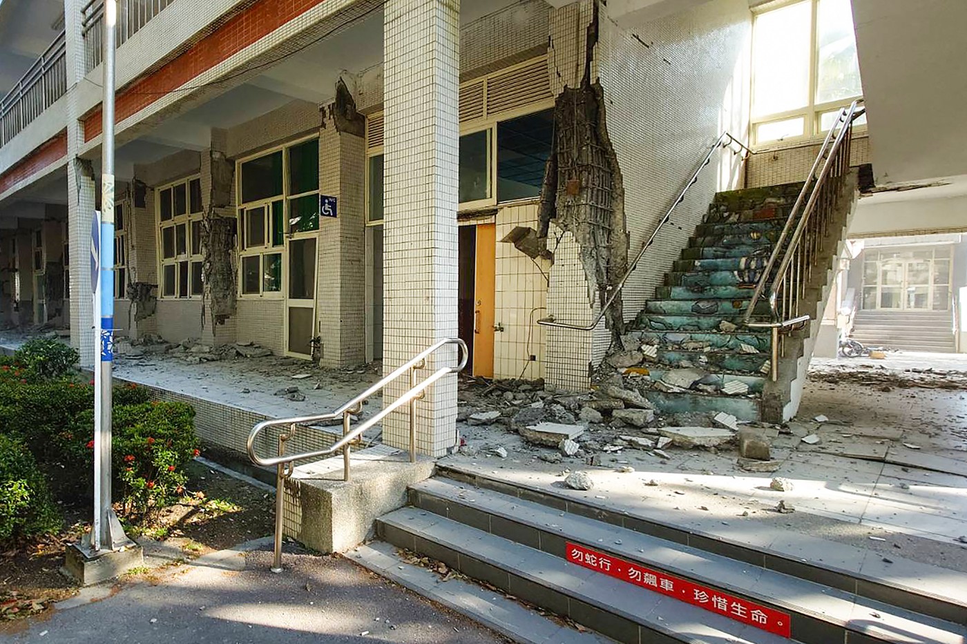 LIVETEXT. Cutremur de peste 7 grade în Taiwan, cel mai puternic din ultimii 25 de ani. Cel puțin nouă morți și peste 900 de răniți. Bilanțul seismului