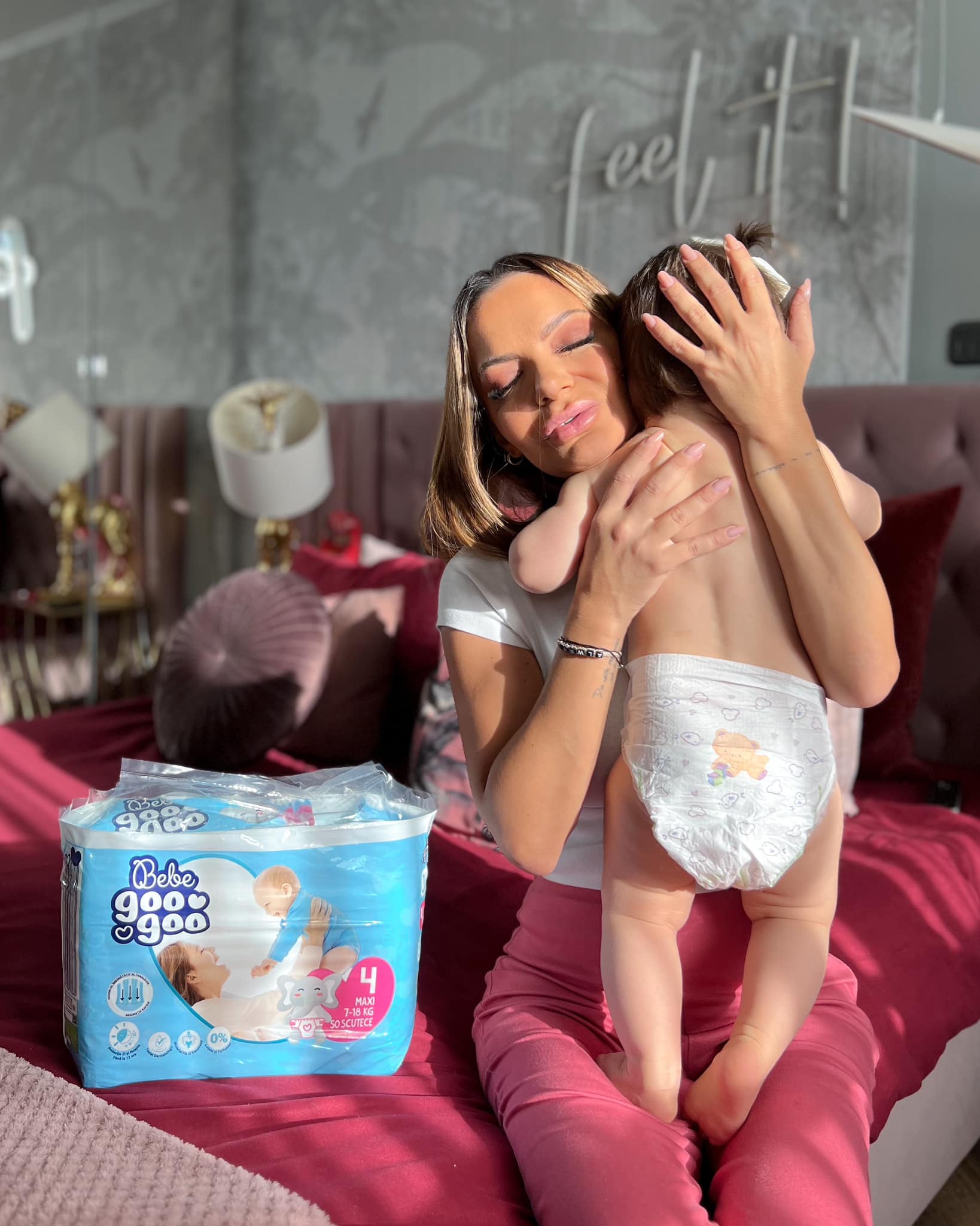 Imagini din apartamentul în care Andreea Antonescu locuiește cu cele două fetițe. Și-a decorat casa în culori vesele