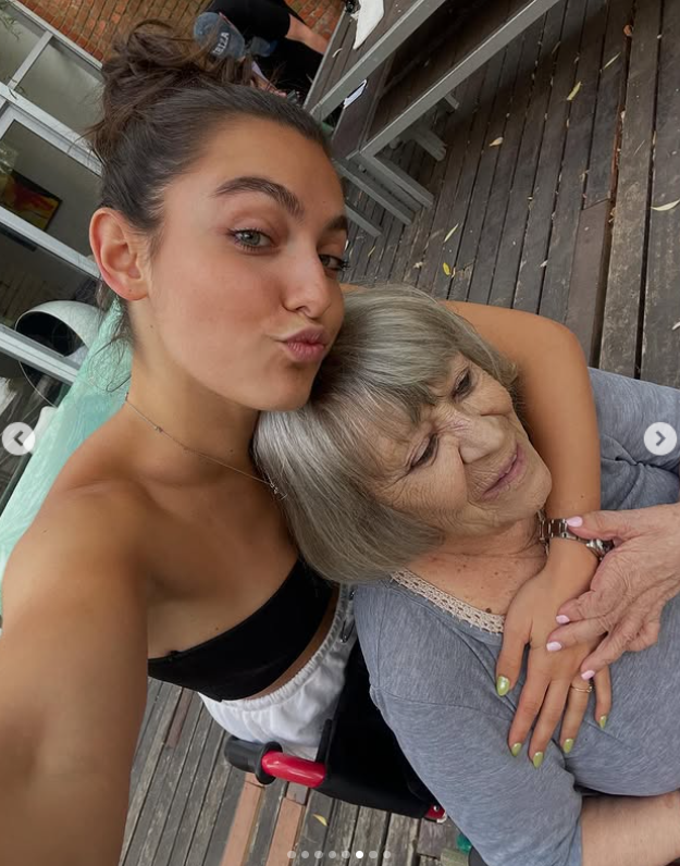 Alexia Eram, mesaj emoționant pentru mama și bunica ei. „Vă sunt recunoscătoare și vă admir”