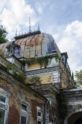 Vor să salveze Băile Neptun din stațiunea Băile Herculane, aflate în paragină. Erau cândva cel mai mare SPA din Europa