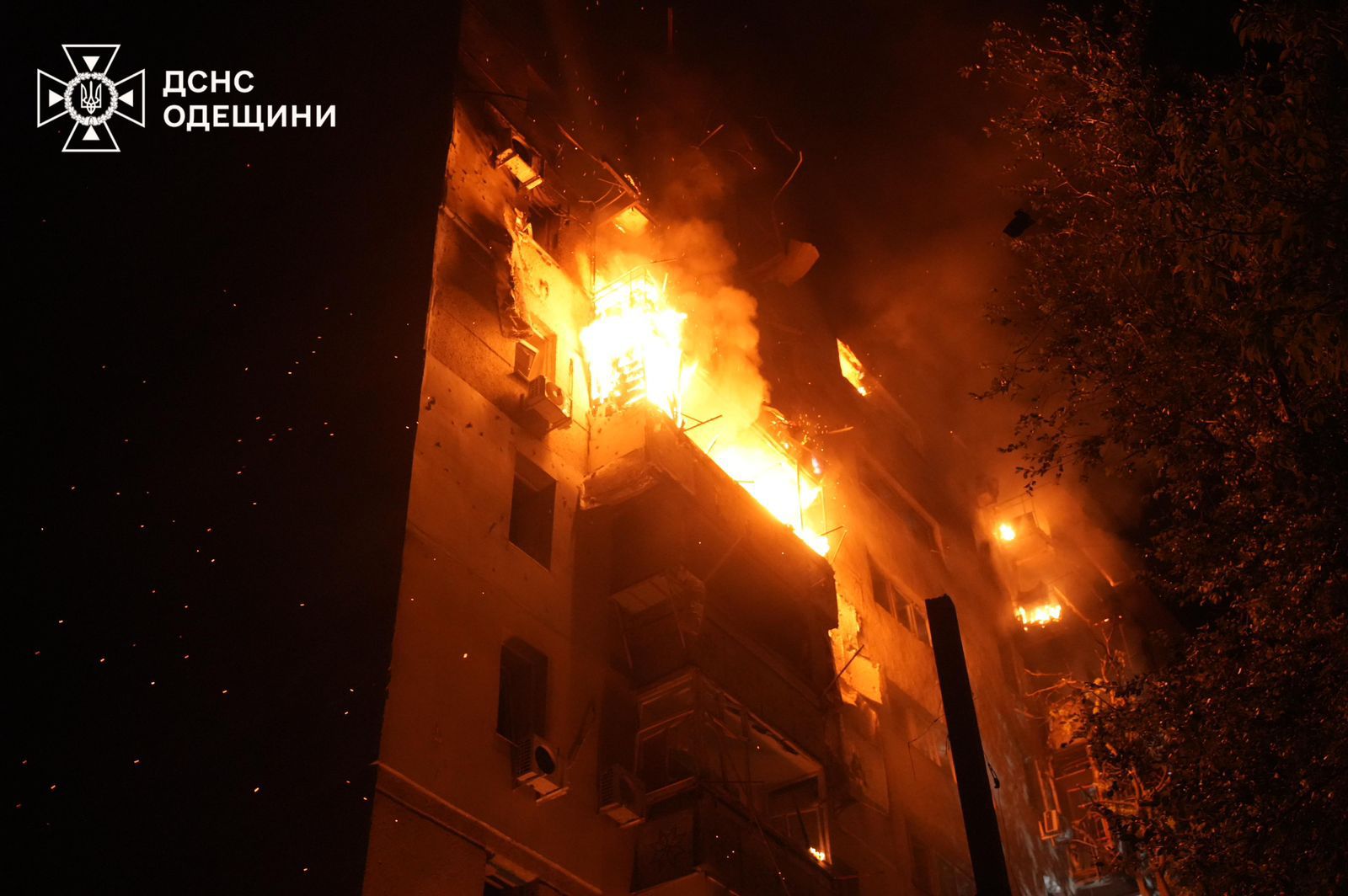 Rusia a trimis un nou val de drone Shahed spre Odesa, o clădire locuită de civili a fost lovită: cel puțin o persoană a murit