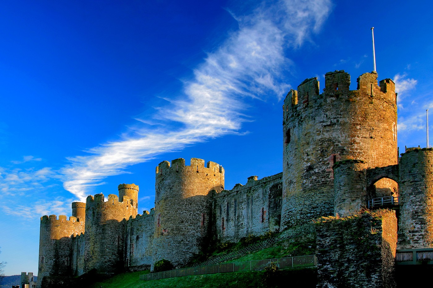 Un castel din România în top 3 cele mai spectaculoase palate din Europa: „Ca într-un basm”