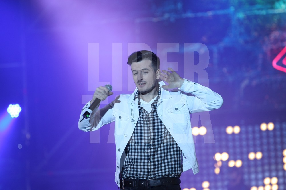 FOTO EXCLUSIV/ O-Zone a revenit în showbiz cu avion privat ”la scară”. Dan Bălan, condiții de 5 stele pentru colegii săi!