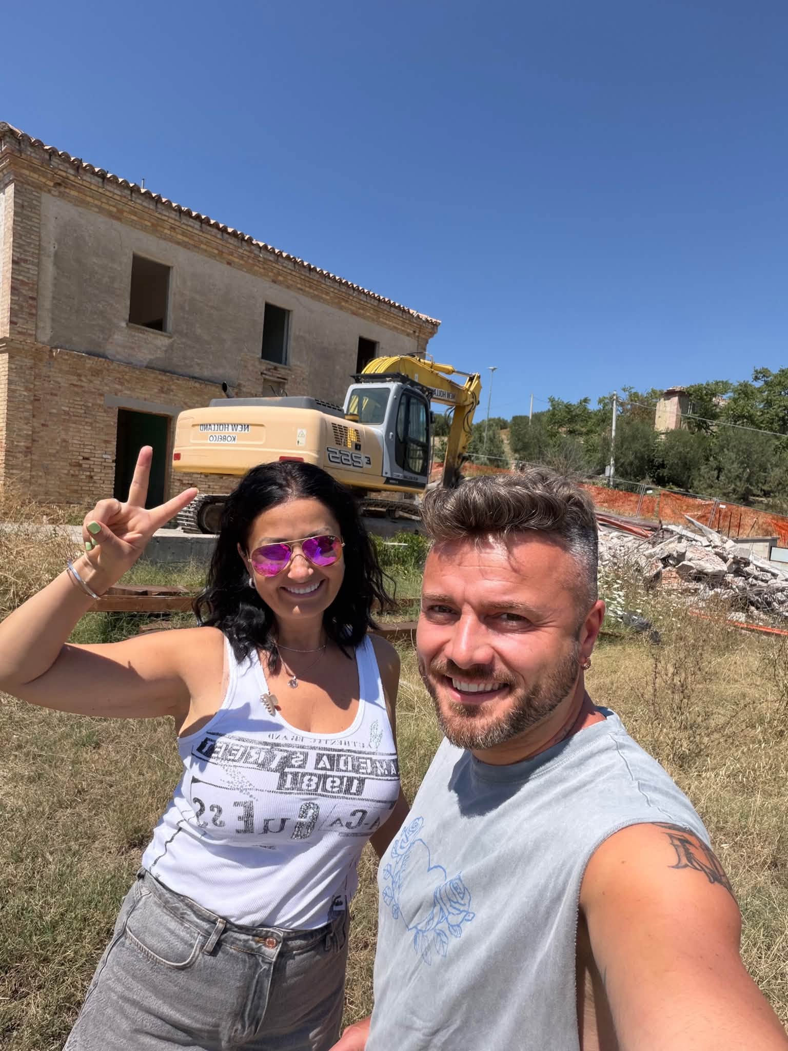 Gabriela Cristea și Tavi Clonda își demolează casa din Italia